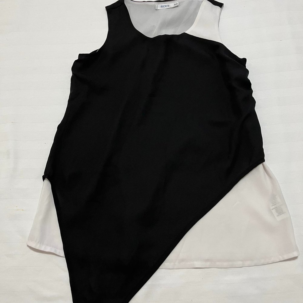 Ricki's Sleeveless Lightweight black and white Top Size XS